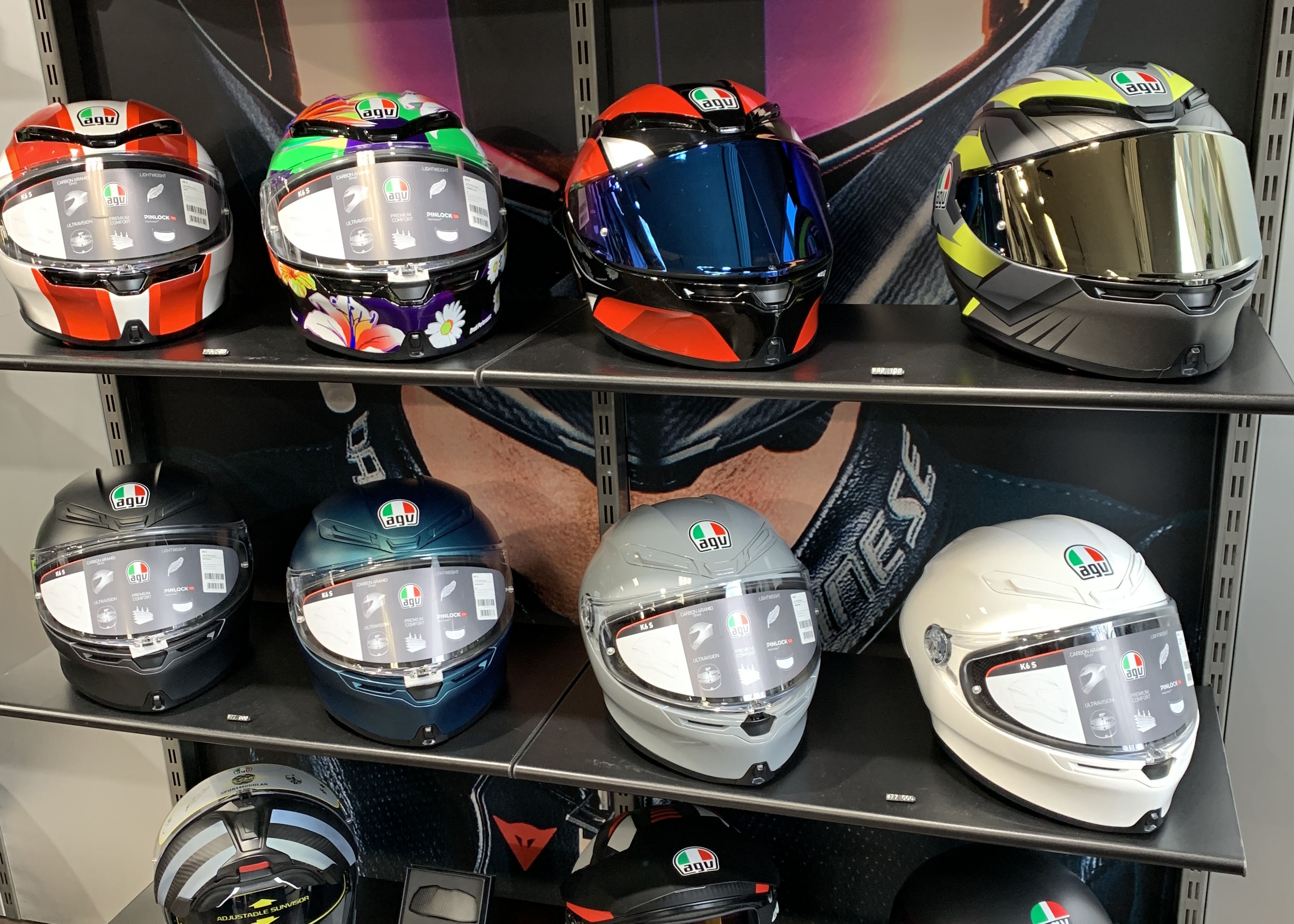 ダイネーゼ大阪店】AGVヘルメットゾーンを拡大いたしました！